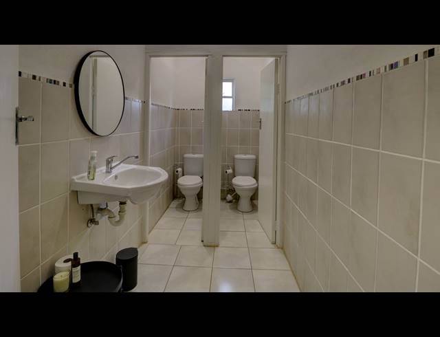 153M² BUILDING FOR SALE IN GREYTON